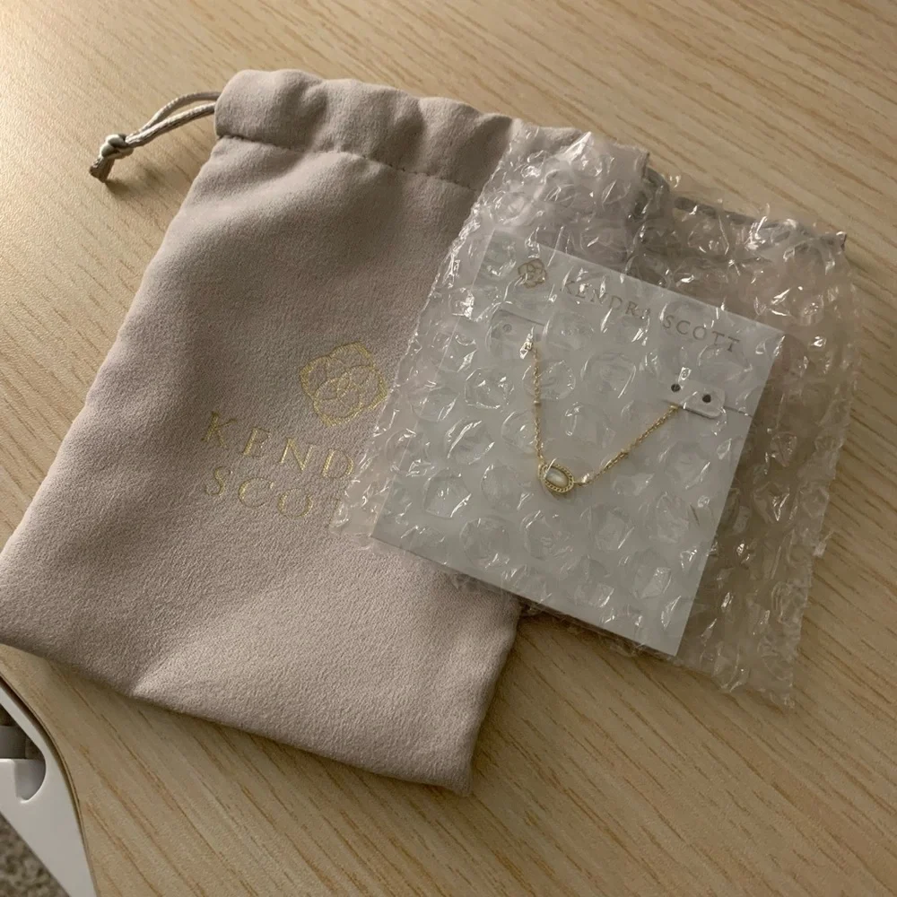 NWT Kendra Scott Mini Elisa Ivory Necklace - Picture 3 of 3
